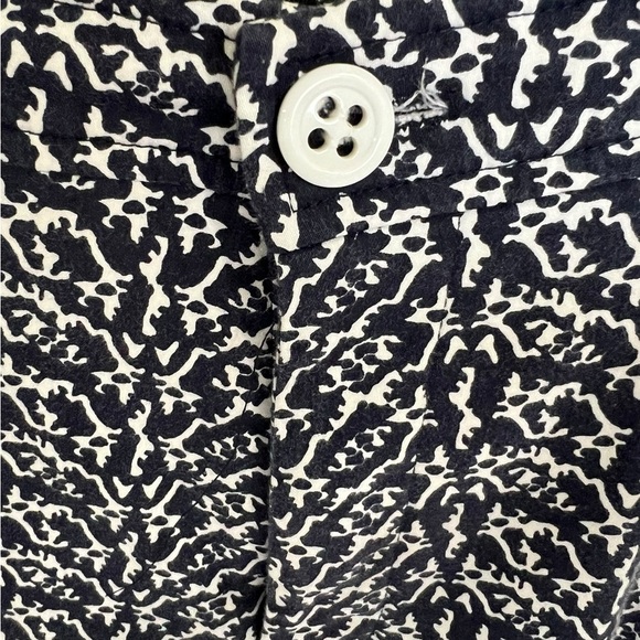 Windridge Cheryl Nash Black and White Patterned Capris - Picture 3 of 6